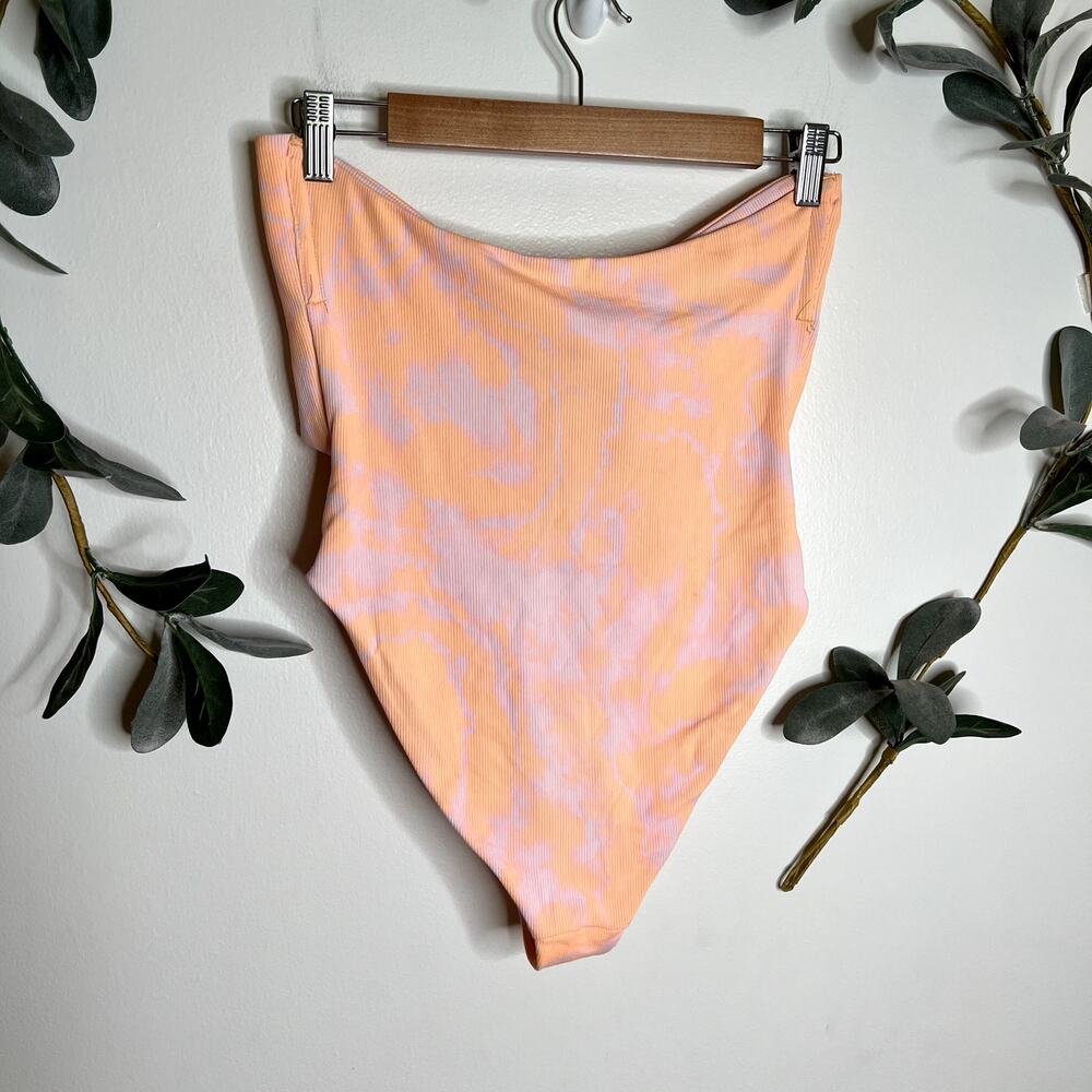 ASOS Ribbed Bodysuit LAST CALL - Picture 2 of 3